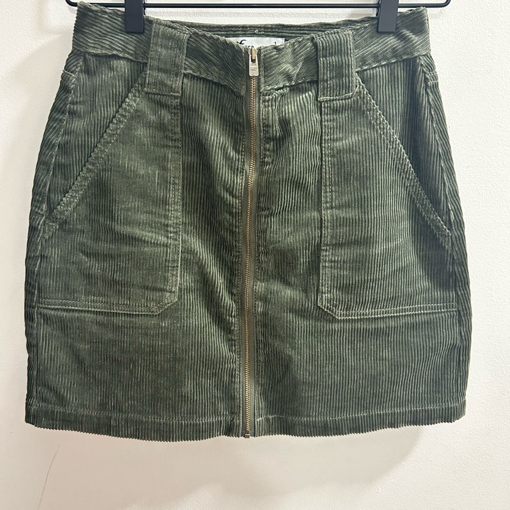 Hollister Ultra High Rise Zip Front Skirt Corduroy Olive Green Women's Sz 1‎